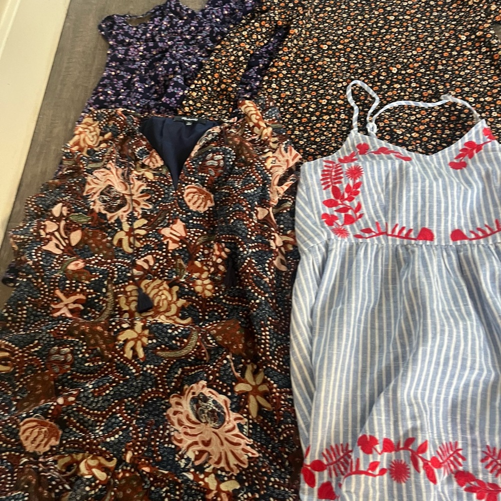 🎶BUNDLE🎶-3/$9 Women’s Dresses Bundle 3 dresses for $9